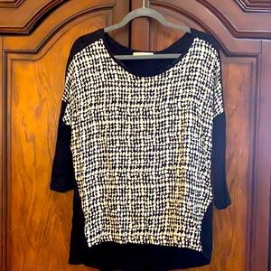 Nice lightweight 3/4 length sleeve blouse.